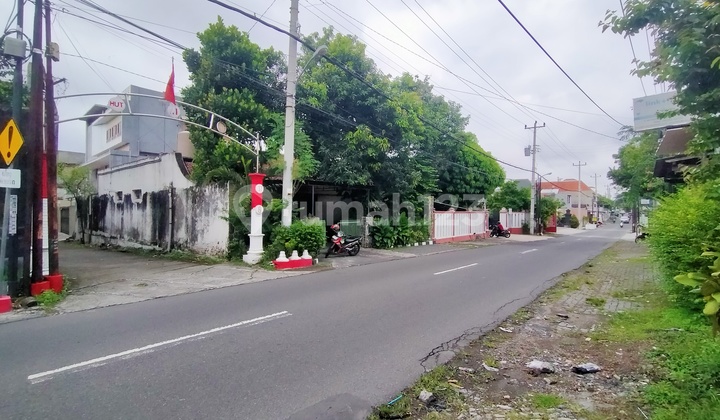 Rumah Lama Lokasi Strategis di Jalan Besar 50 M Jarak Dari Jl.urip Sumoharjo, Kec.jebres Solo 2