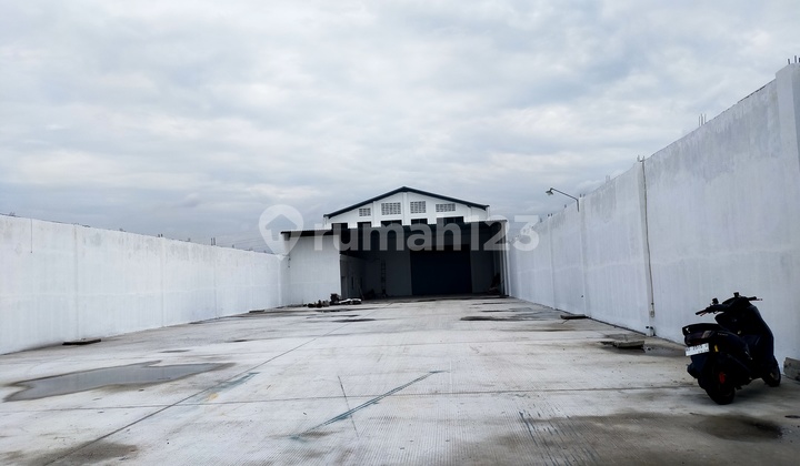 New Large Warehouse Fresh Container Access in Kartosuro, Solo