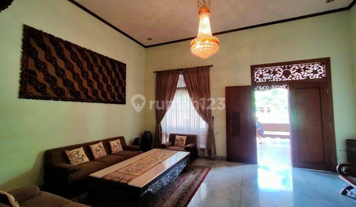 Rumah Mewah Bagus Siap Pakai Full Furnished Cocok Untuk Kantor
lokasi Di Kerten, Laweyan, Solo
 2