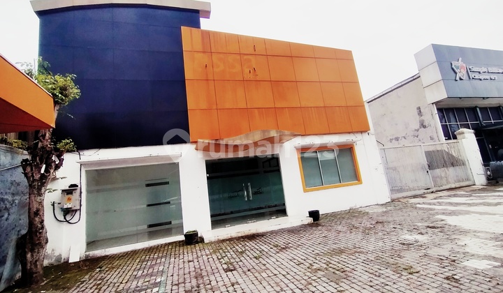 Gudang/Tempat Usaha Cocok untuk Workshop,Showroom, Logistik, Gudang, Sport Center Lokasi di Jl. Adi Sutjipto, Colomadu, Solo.