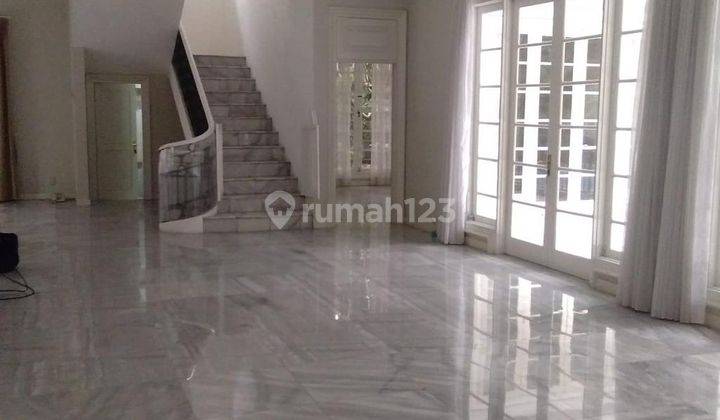 Disewakan Rumah Mewah di Hang Lekir, Jakarta Selatan 1