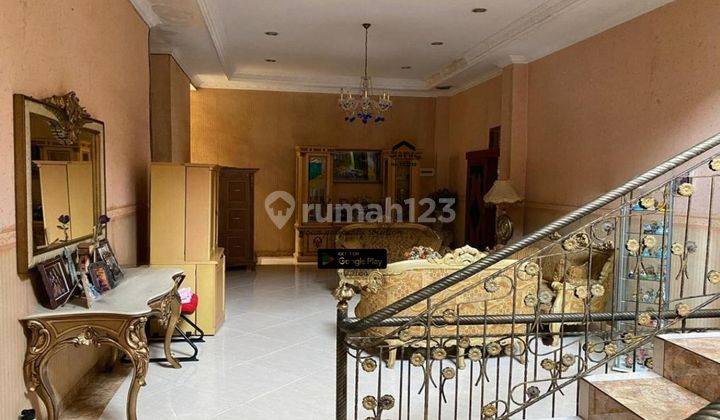 Dijual Rumah Klasik di Jl Seroja Tomang, Tomang, Jakarta Barat 1