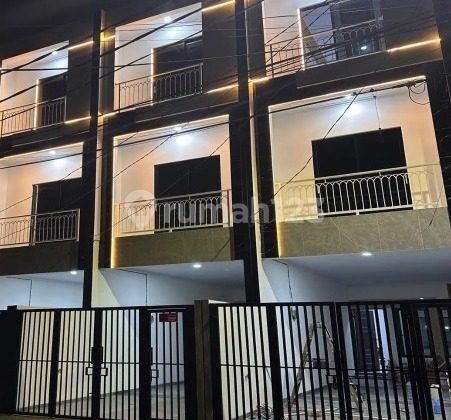 Dijual Rumah Bagus Minimalis di Delima Jakarta Barat