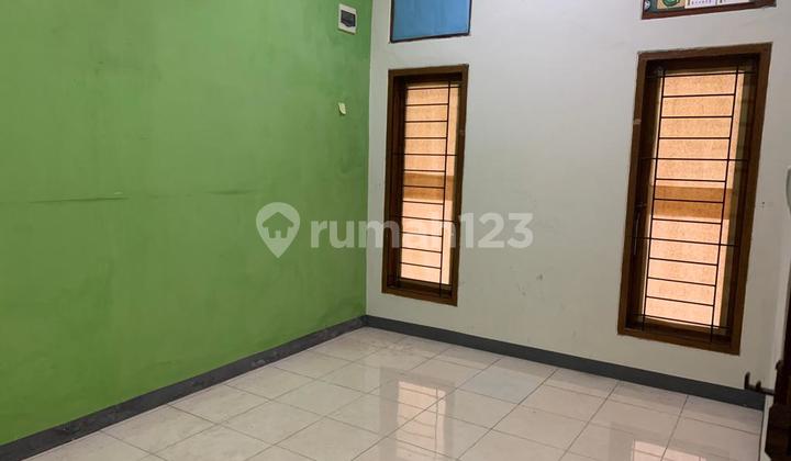 Rumah Baru Furnished di Jl. Belitung , Gresik Kota Baru 5