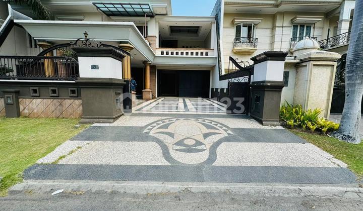 Rumah Pakuwon Indah Menghadap langsung PTC Mall