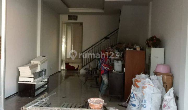 Ruko 4 Lantai Lokasi Strategis di Jalan Biliton Surabaya 2