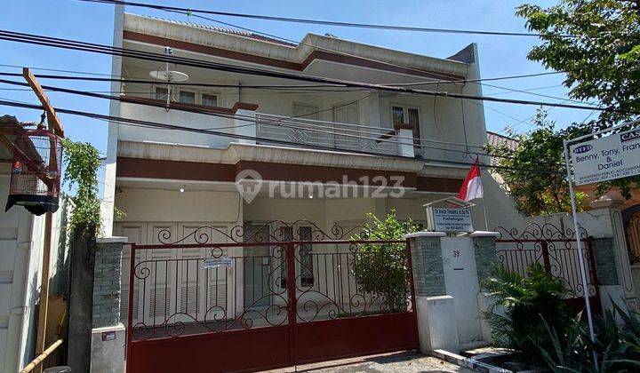 Rumah Strategis Cocok Untuk Kantor Atau Tinggal di Raya Darmo Permai 2