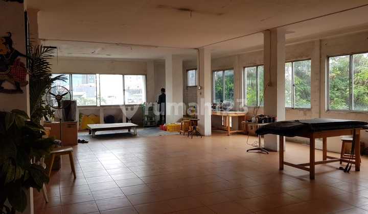 For Quick Sale: Three-Unit Row House in Pangeran Jayakarta, Central Jakarta. 2