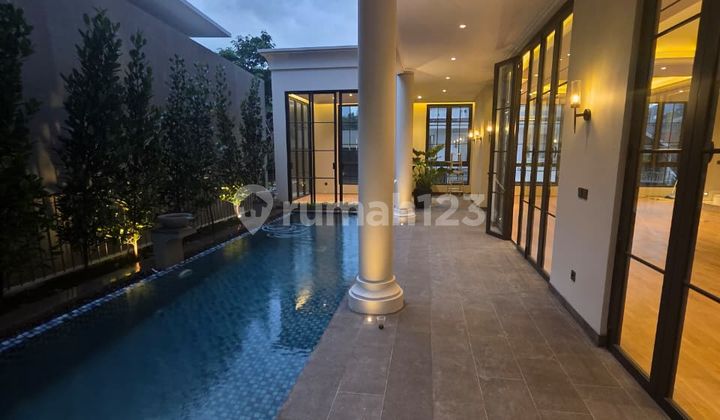 Dijual Rumah Mewah di Dekat Senopati Kebayoran Baru