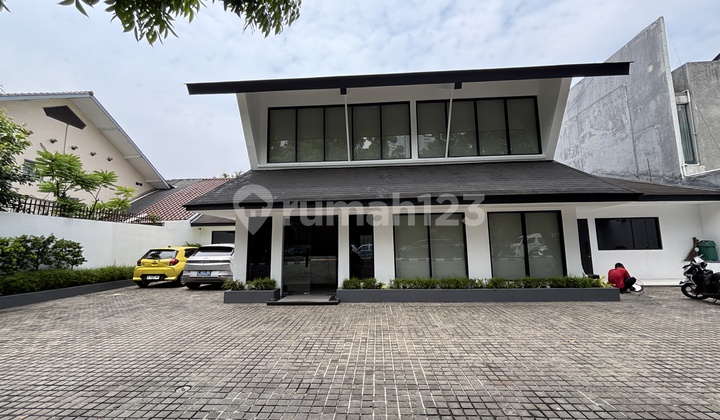 Disewakan Rumah di Area Pakubuwono Cocok untuk Bisnis/Usaha