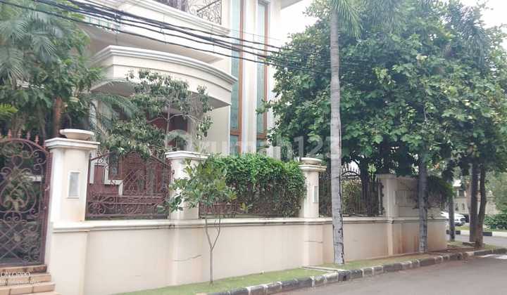 Dijual/Disewakan Rumah 3 Lantai Gading Kirana Kelapa Gading