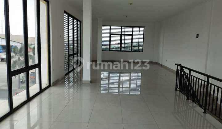 For Sale/For Rent 3-Story Shop House in Marunda Center 2