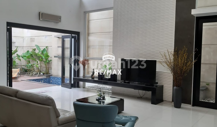 Dijual Rumah 3 Lantai di Bukit Gading Mediterania Kelapa Gading