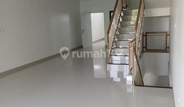 For Rent: 3.5-Story Shop House in Mampang Prapatan, South Jakarta