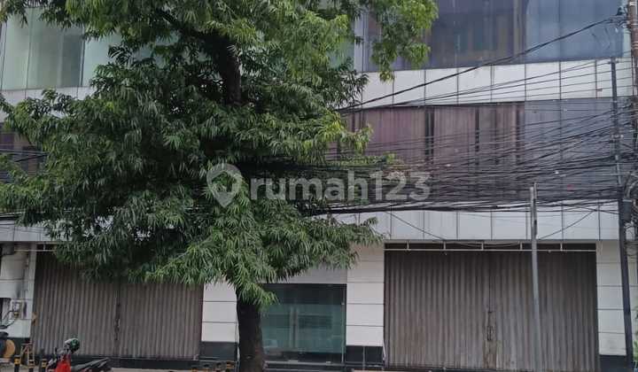 Disewakan Gedung di Melawai Raya Kebayoran Baru Disewakan Gedung di Melawai Raya Kebayoran Baru