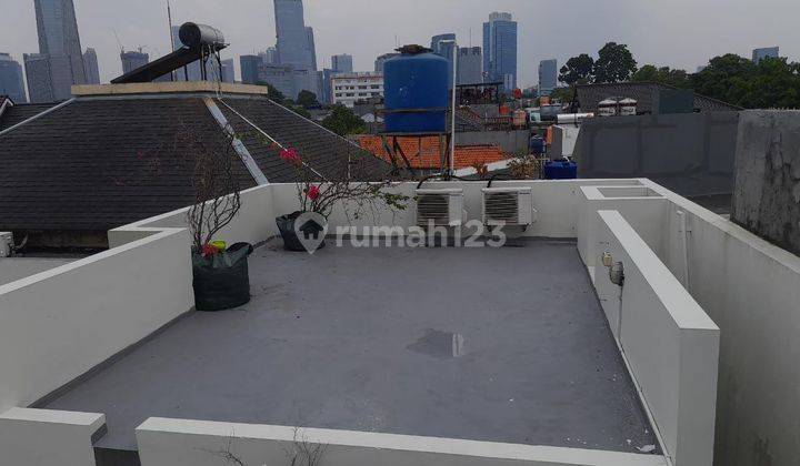 Disewakan Rumah 2 Lantai Siap Pakai Di Kebayoran Baru Jakarta Selatan 2