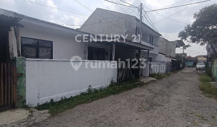 Rumah Bangunan Lama Di Kopo Permai, Akses Masuk Mobil 1