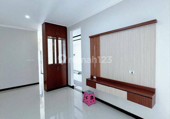 Dijual Rumah Strategis Manyaran Full Furnish 2