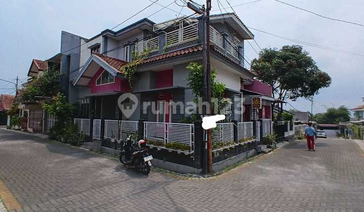 Super Strategic! Ready-to-Live House For Sale on Permana Street, Cimahi Super Strategic! Ready-to-Live House For Sale on Permana Street, Cimahi