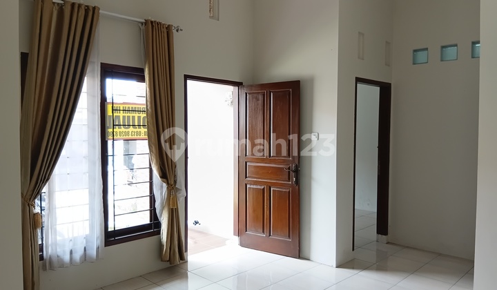 Strategic! Wow, a house this nice only 799 million in Kamarung. 2