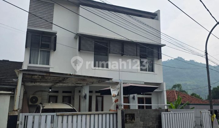 For Sale: House Suitable for Living & Business Near UNJANI