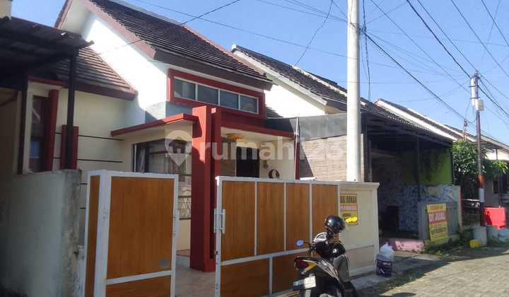 Ready-to-Occupy House for 500 Million in North Cimahi, Cool Air