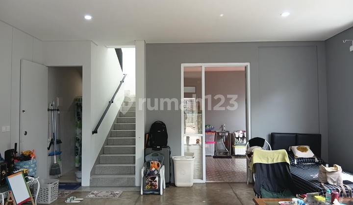 Rumah 2 Lantai Siap Huni di Podomoro Park 2