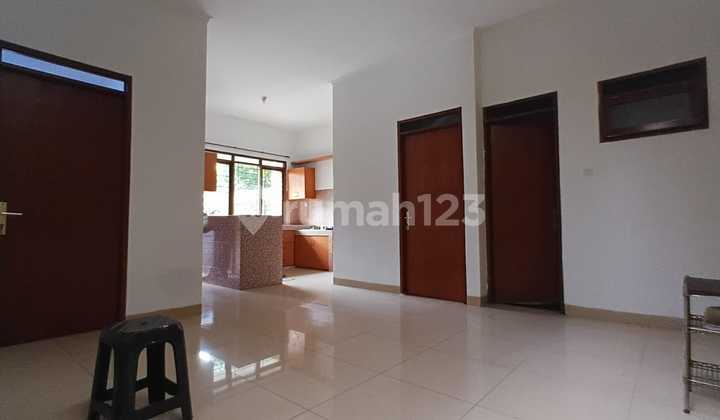 For Sale, Move-In Ready House in an Elite Complex in Downtown Cimahi. 2