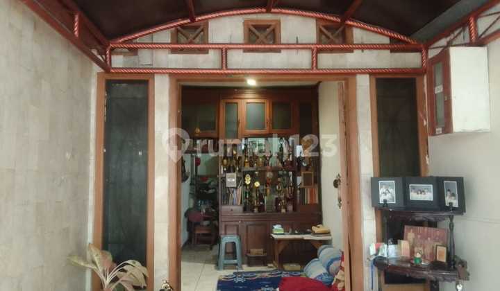 Cheap! Ready-to-Live House for Sale in a Complex Near Cipageran. 2