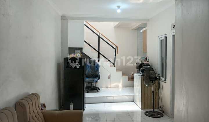 Murah Bgt! Dijual Rumah Bangunan Oke Dekat Sekali Borma Kerkof