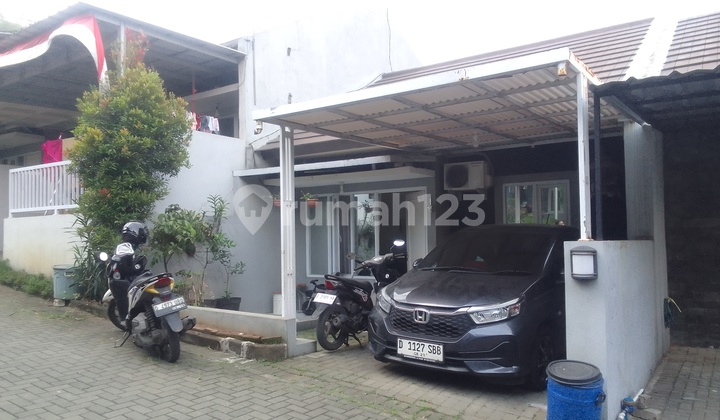 For Sale Ready-to-Occupy House, Two-Car Wide Street, Near UNJANI 2