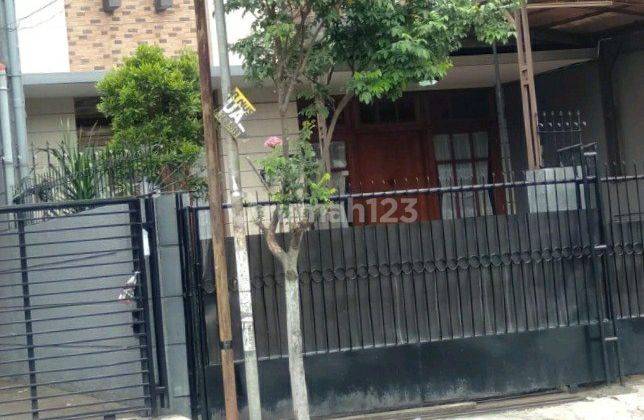 Rumah Sayap Jalan Surapati Bandung Semi Furnish Strategis 6