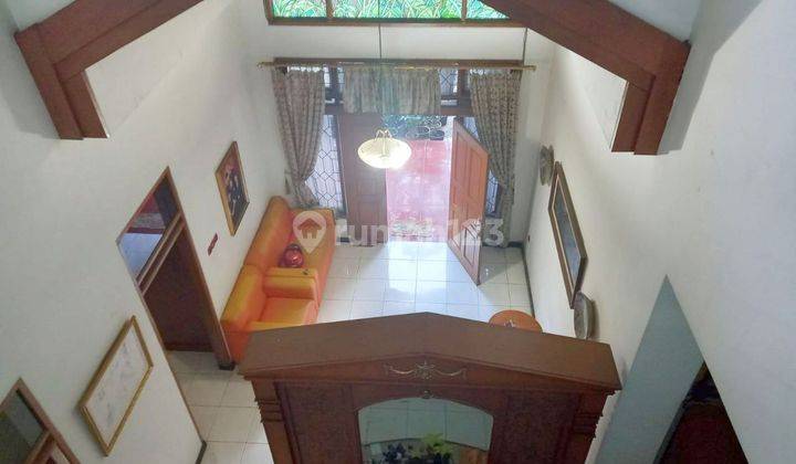 Rumah Lingkungan Asri Semi Furnish di Taman Holis Indah Hook  1