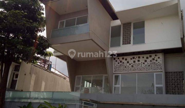 Jual Rumah Mewah 3 Lantai di Resort Dago Pakar Bandung 1