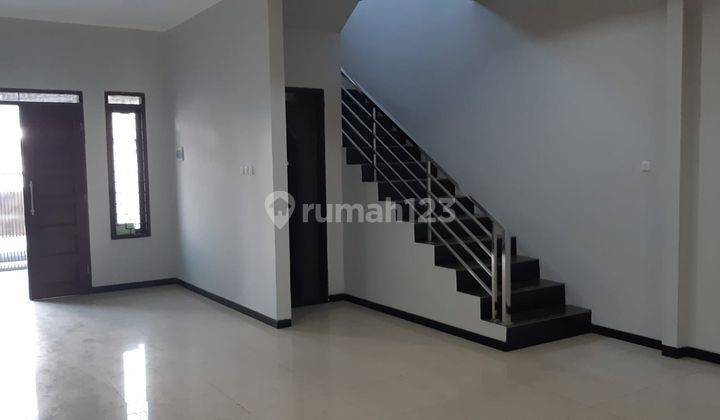 Sewa Rumah 2 Lantai Baru Renov Siap huni Di Mekarwangi Bandung 1