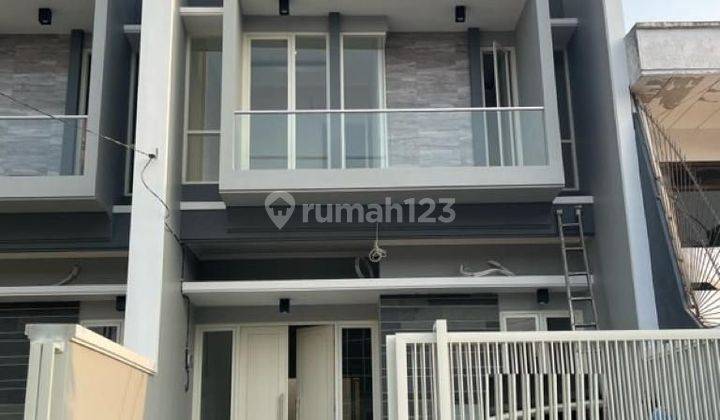 RUMAH 2LT MANYAR KERTOADI SURABAYA MODEL SCANDINAVIAN ROW 3 MOBIL 1