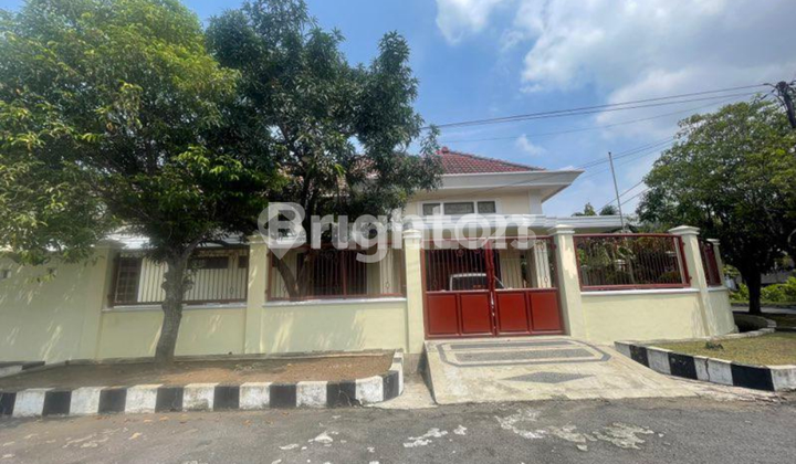 Well-maintained and nice house in Manyar Kartika, Surabaya, flood-free.