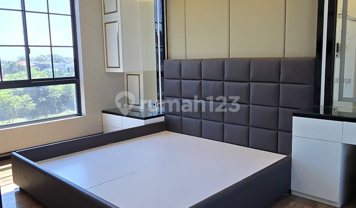 WELL-MAINTAINED PINEWOOD HOUSE GRAND KENJERAN BABATAN EAST SURABAYA BEACH 2