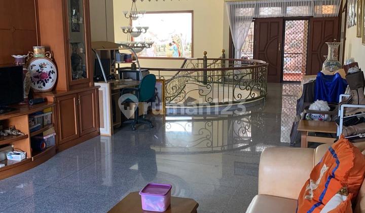 Classic House Pakuwon City Villa Royal Surabaya 2