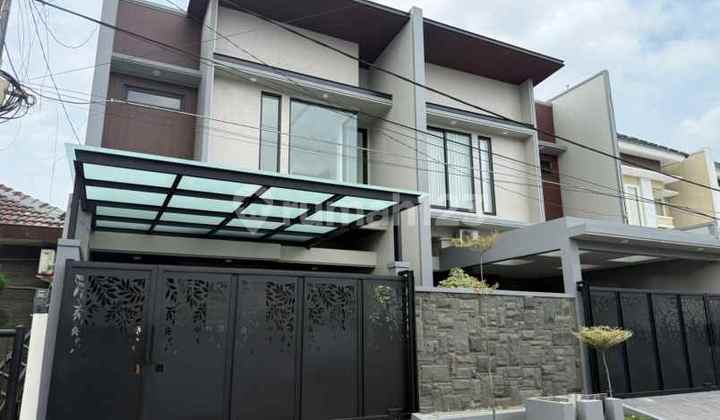Aesthetic New House in Manyar Kertoadi Surabaya, Land Area 150M2