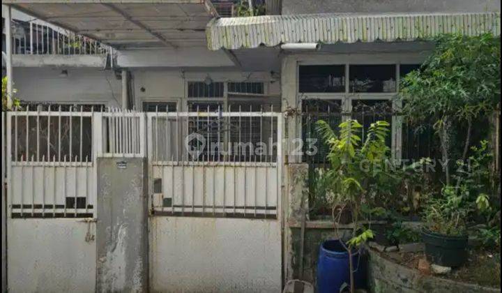 Rumah Mangga Besar Strategis 1