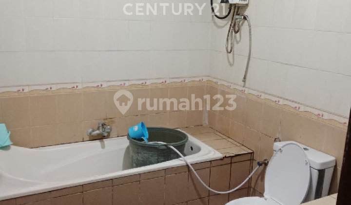 Rumah Lama Luas 1600 Meter Akses Jalan Lebar di Pejaten 2