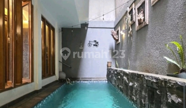 Rumah Mewah Rawamangun Ada Swimming Pool Siap Huni