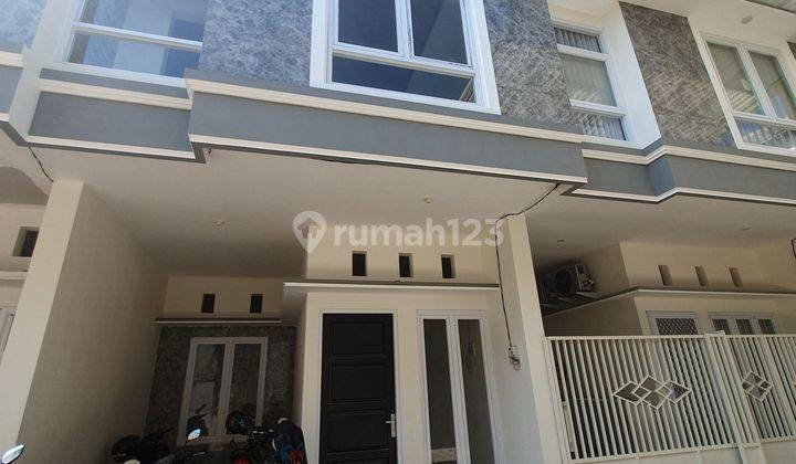 Dijual rumah baru PLOSO dekat sekolah WM 2