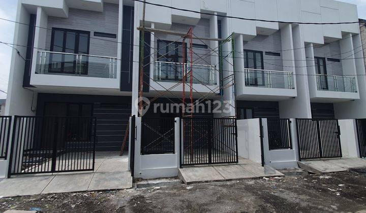 Terbagus Rumah Baru Gunung Anyar Murah Lokasi Selangkah Merr , 2