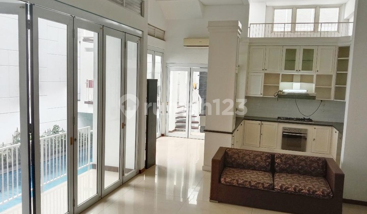 Pondok Indah House with One Gate System Near PIM 1