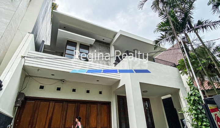 2-Story House in Pondok Indah Near the Mall 2-Story House in Pondok Indah Near the Mall