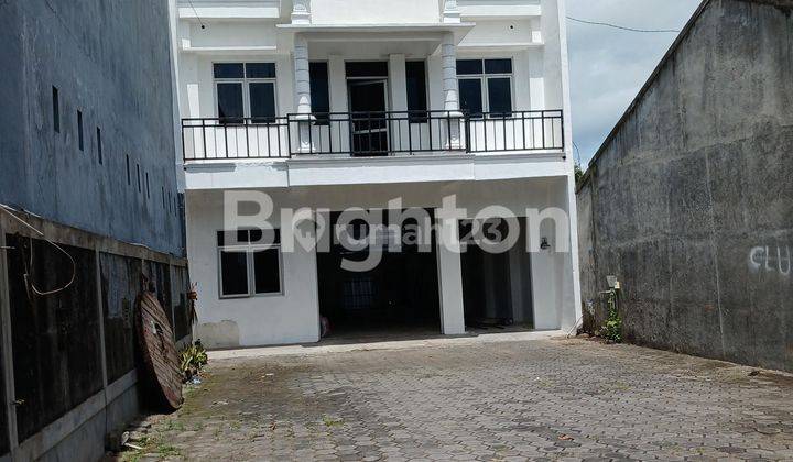 Rumah 2 lantai Plong Parkir Luas Cocok Untuk Kantor 1