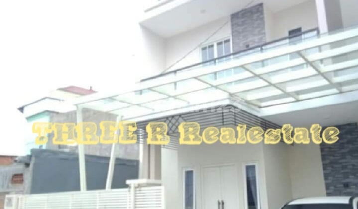 Rumah bagus 2 lantai hadap timur SHM tengah kota Sulfat