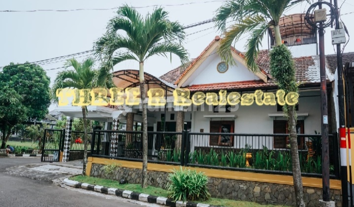 Rumah 2 lantai di Sulfat posisi hook besar luas harga nego